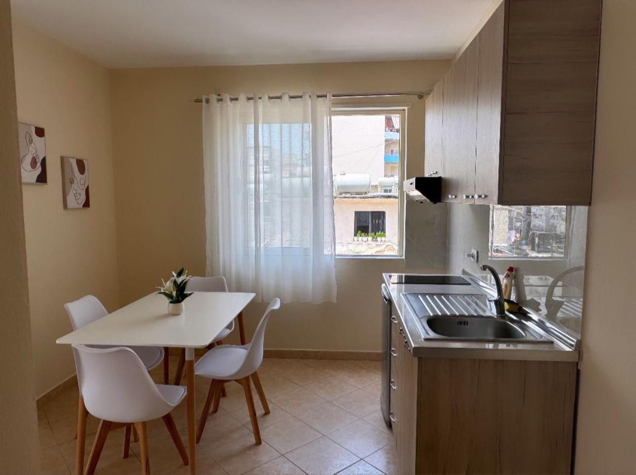 Sea & Gardenview Apartament *