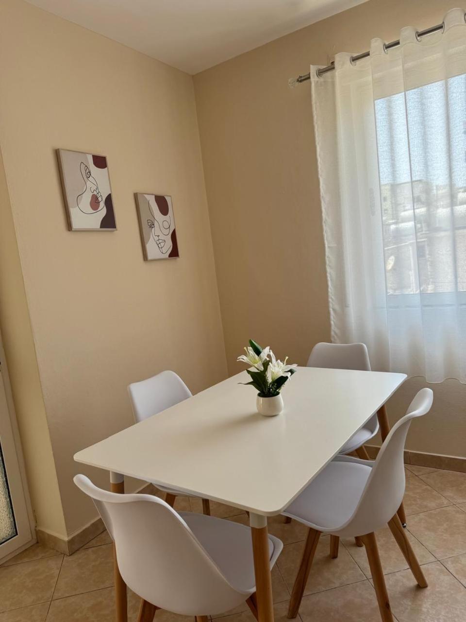 Sea & Gardenview Apartament *
